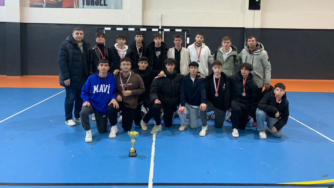 İlçe Futsal Turnuvasında Öğrencilerimiz Final Maçını Oynadı